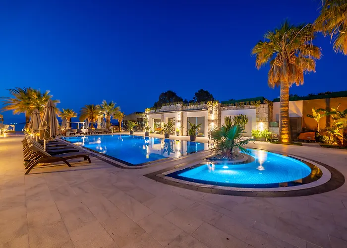 Hotell Moyo Luxury & 3*