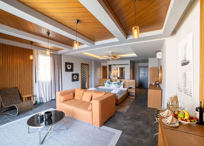 Hotell Moyo Luxury & 3*