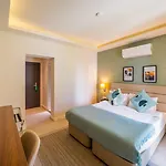 Moyo Luxury & Hotel 3*