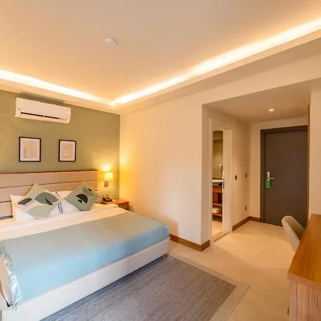 Moyo Luxury & Bodrum