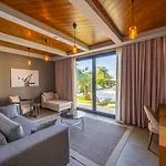 Moyo Luxury & מלון בודרום