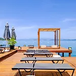Moyo Luxury &