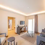 Moyo Luxury & מלון 3*
