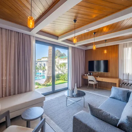 Szálloda Moyo Luxury & 3*