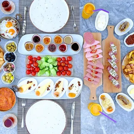 Moyo Luxury & Bodrum