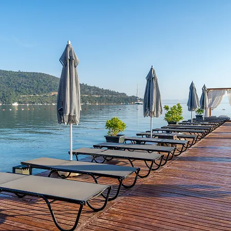 Hotel Moyo Luxury &