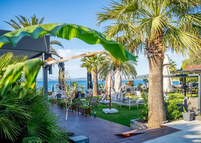 Moyo Luxury & Otel 3*