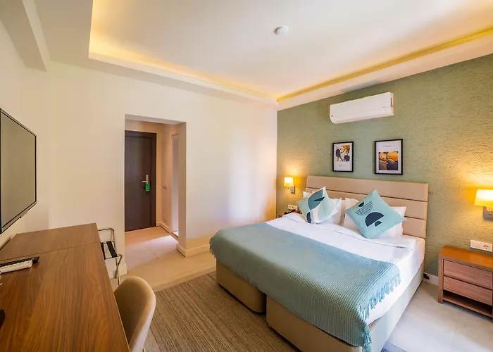 Moyo Luxury & Otel 3*