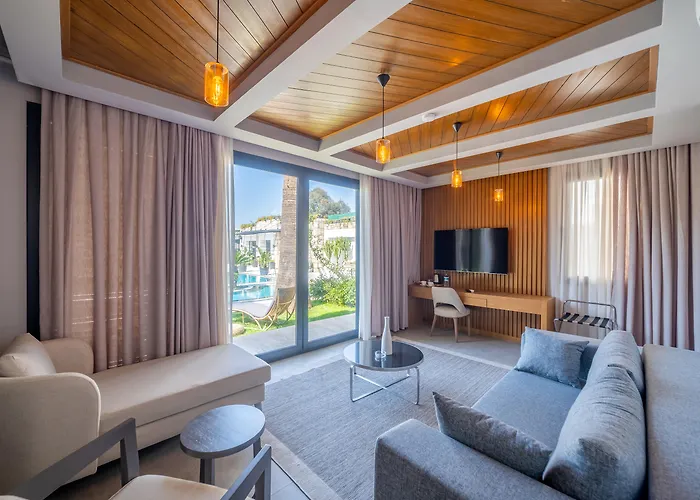 Otel Moyo Luxury & 3*