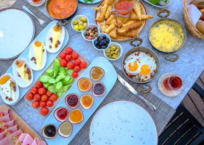 Otel Moyo Luxury & 3*