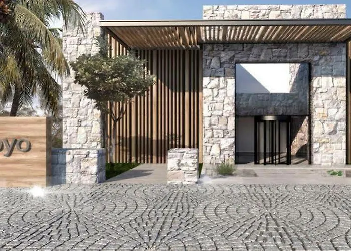 Otel Moyo Luxury & 3*