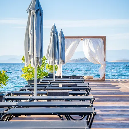 Hotel Moyo Luxury & 3*