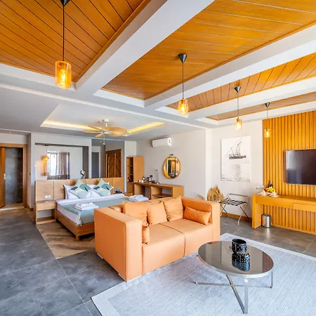 Отель Moyo Luxury &